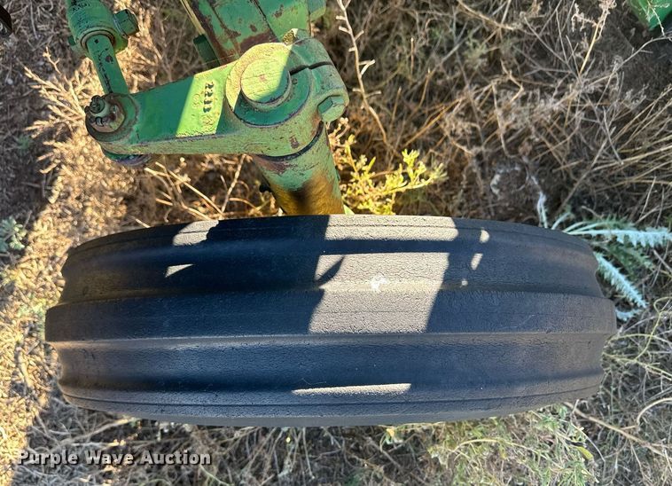 image for item ER8121 John Deere 2020 tractor