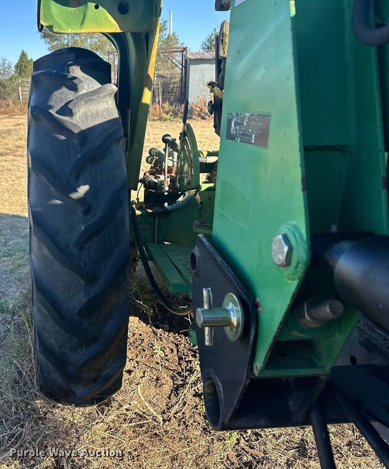 image for item ER8121 John Deere 2020 tractor