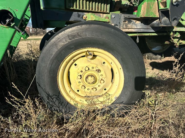 image for item ER8121 John Deere 2020 tractor