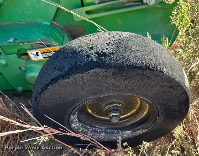 image for item ER8162 2018 John Deere 560M round baler