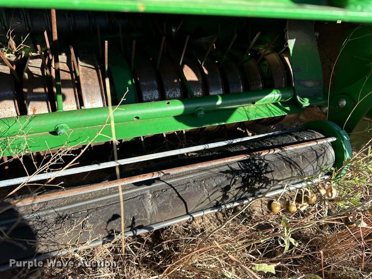 image for item ER8162 2018 John Deere 560M round baler