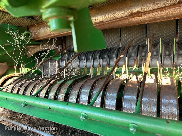 image for item ER8162 2018 John Deere 560M round baler