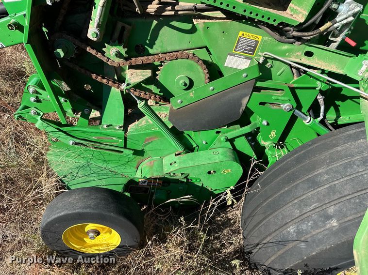 image for item ER8162 2018 John Deere 560M round baler