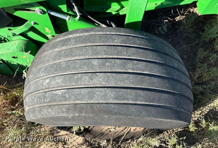 image for item ER8162 2018 John Deere 560M round baler