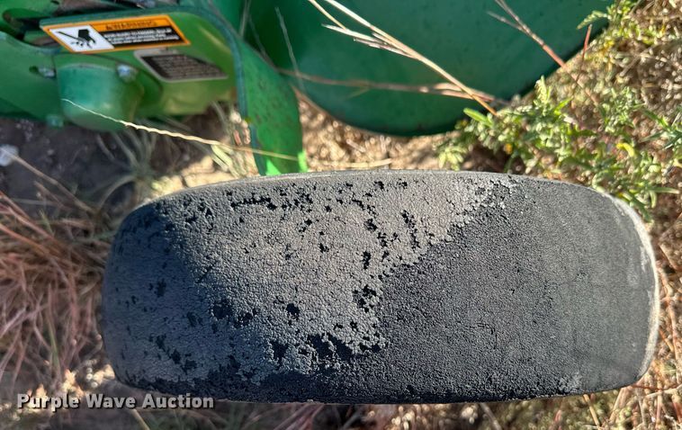 image for item ER8162 2018 John Deere 560M round baler