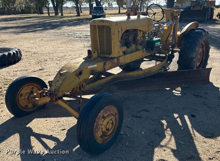 image for item ER8231 Allis Chalmers motor grader