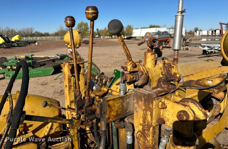 image for item ER8231 Allis Chalmers motor grader