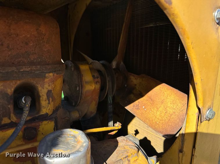 image for item ER8231 Allis Chalmers motor grader