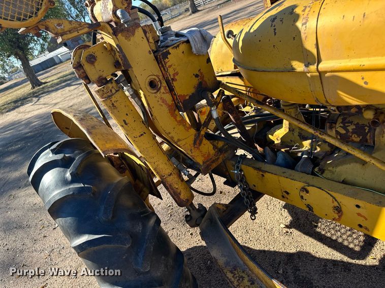 image for item ER8231 Allis Chalmers motor grader