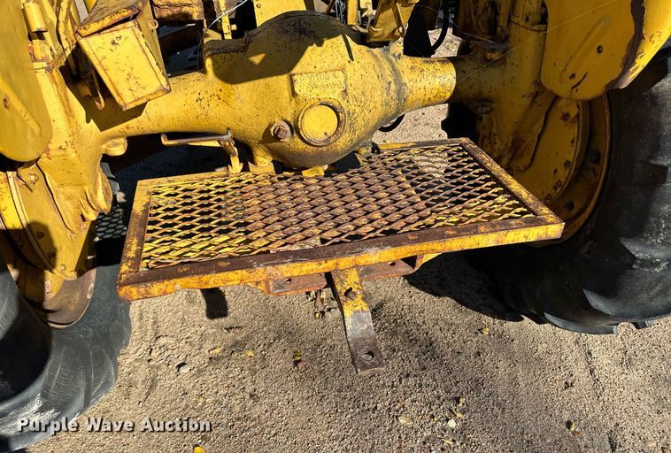 image for item ER8231 Allis Chalmers motor grader