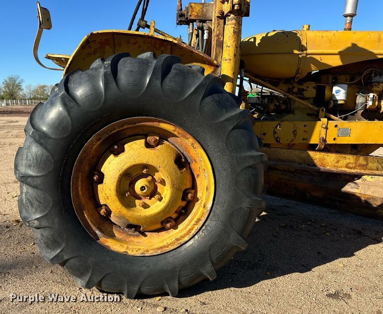 image for item ER8231 Allis Chalmers motor grader