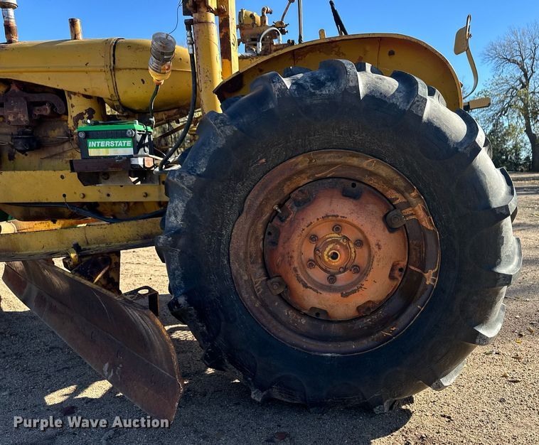 image for item ER8231 Allis Chalmers motor grader