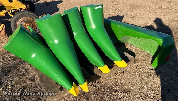 image for item ER8232 John Deere 1293 header parts