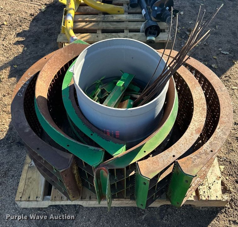 image for item ER8233 (2) sets of concaves