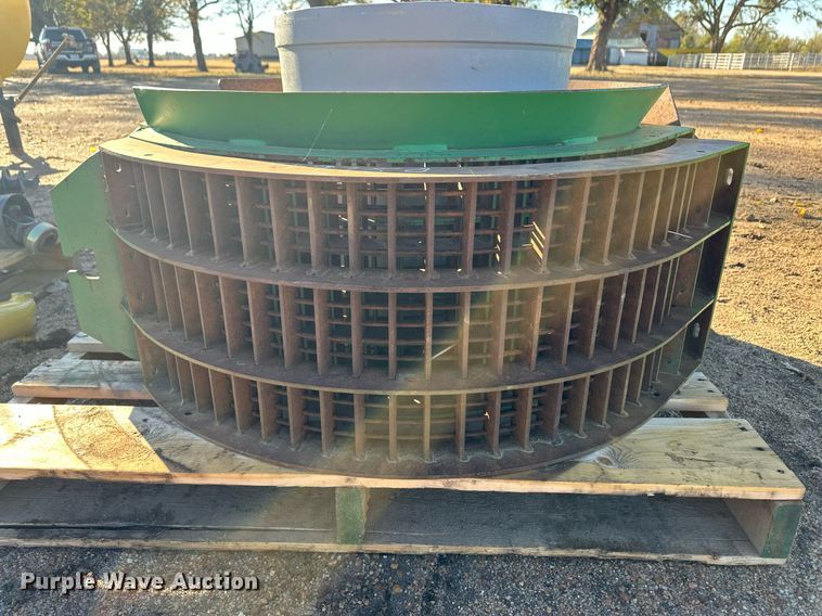 image for item ER8233 (2) sets of concaves