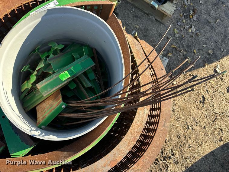 image for item ER8233 (2) sets of concaves