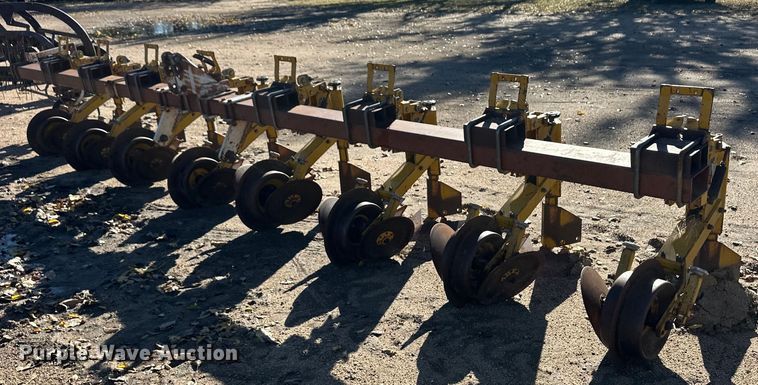 image for item ER8237 Row crop cultivator