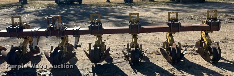 image for item ER8237 Row crop cultivator