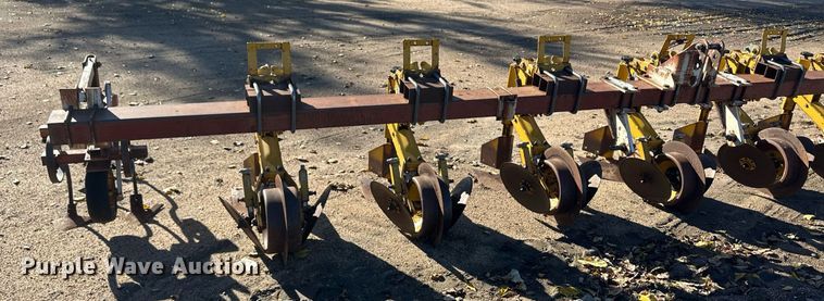 image for item ER8237 Row crop cultivator
