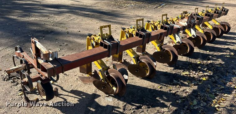 image for item ER8237 Row crop cultivator