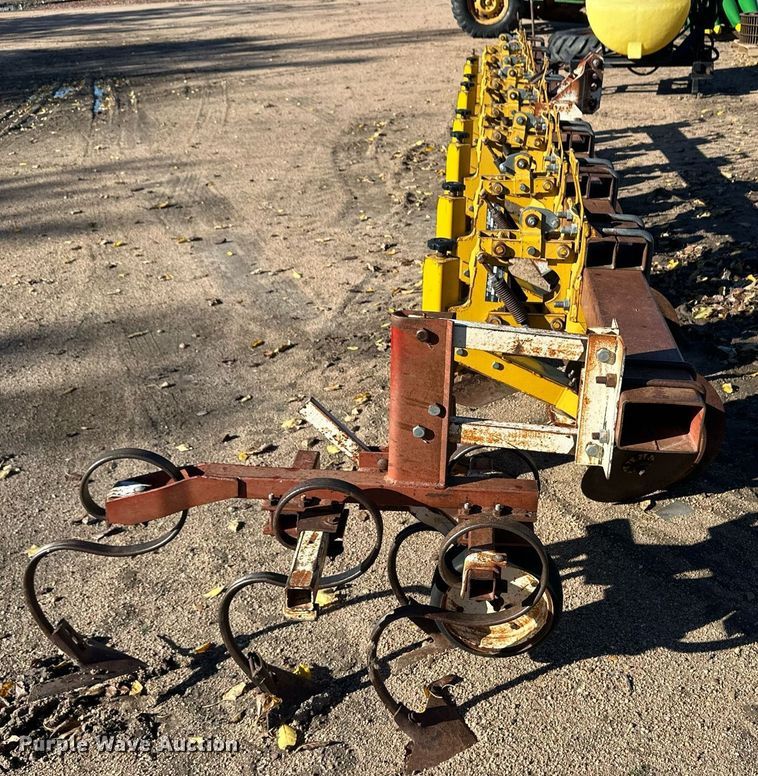 image for item ER8237 Row crop cultivator