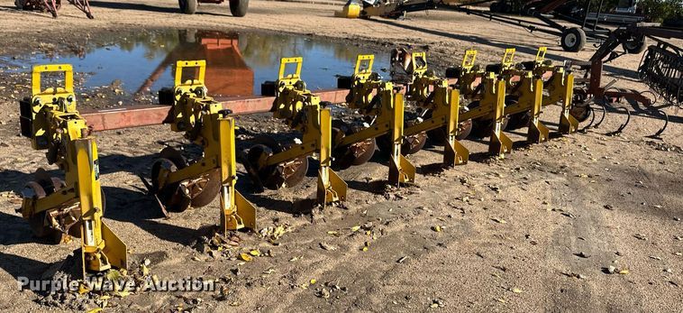 image for item ER8237 Row crop cultivator