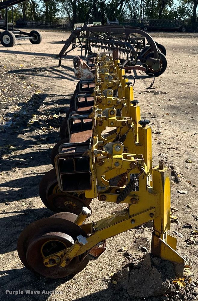 image for item ER8237 Row crop cultivator