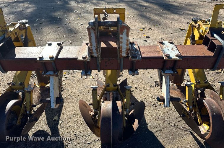 image for item ER8237 Row crop cultivator