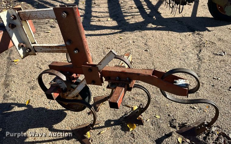 image for item ER8237 Row crop cultivator
