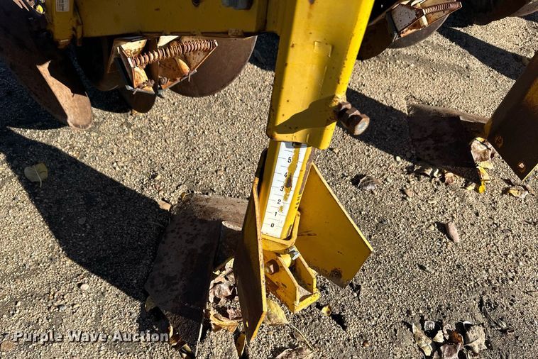 image for item ER8237 Row crop cultivator