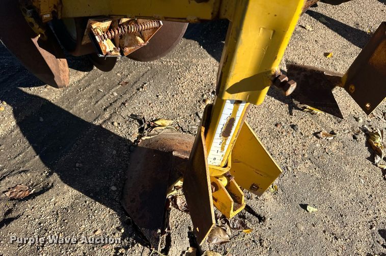 image for item ER8237 Row crop cultivator