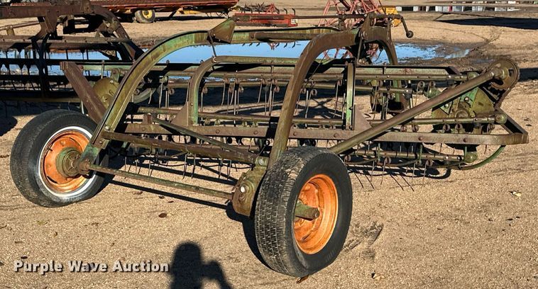 image for item ER8239 Oliver rotary hay rake