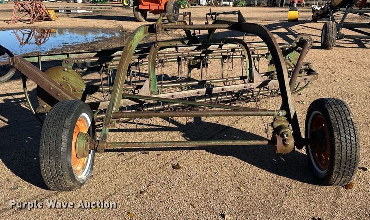 image for item ER8239 Oliver rotary hay rake