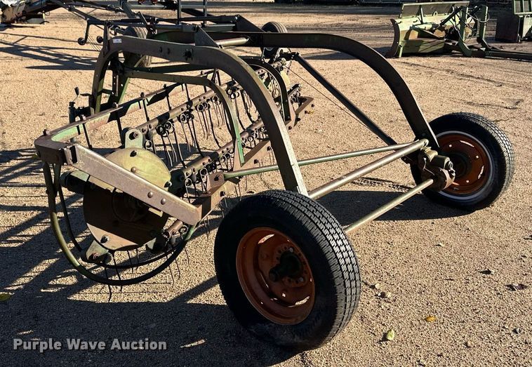 image for item ER8239 Oliver rotary hay rake