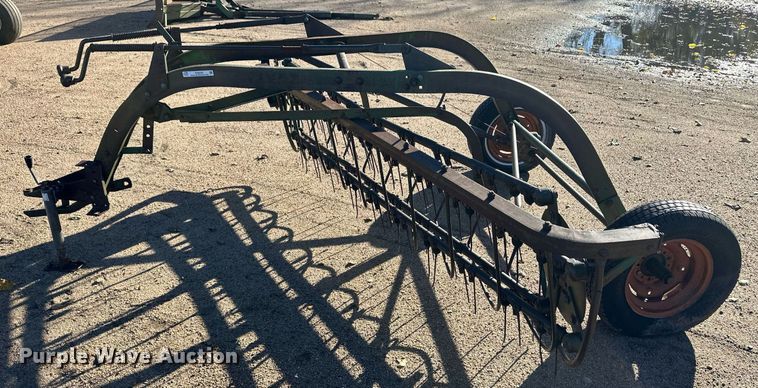 image for item ER8239 Oliver rotary hay rake