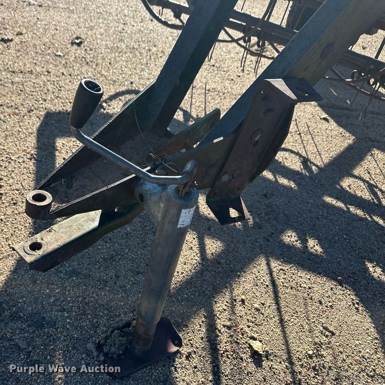 image for item ER8239 Oliver rotary hay rake