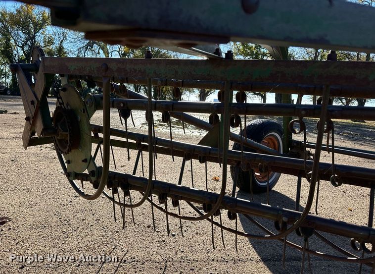 image for item ER8239 Oliver rotary hay rake