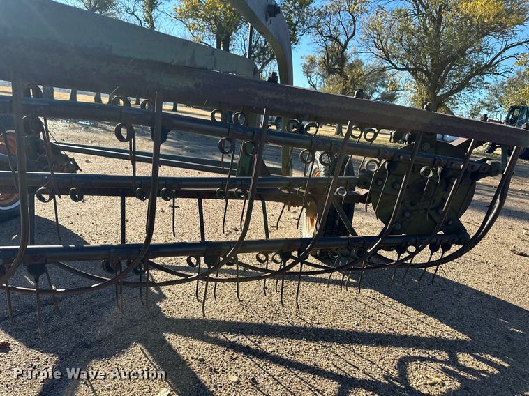 image for item ER8239 Oliver rotary hay rake