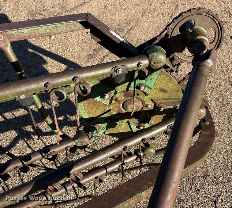 image for item ER8239 Oliver rotary hay rake