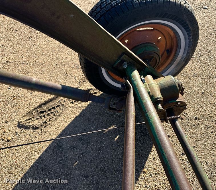 image for item ER8239 Oliver rotary hay rake