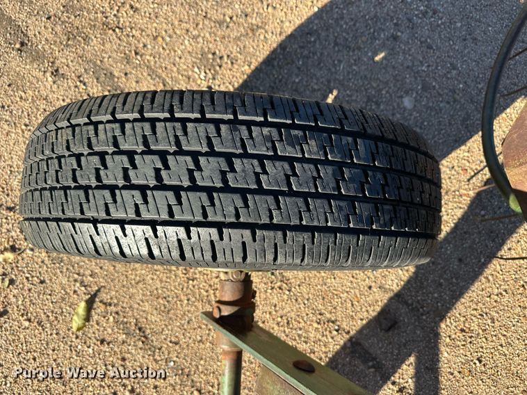 image for item ER8239 Oliver rotary hay rake