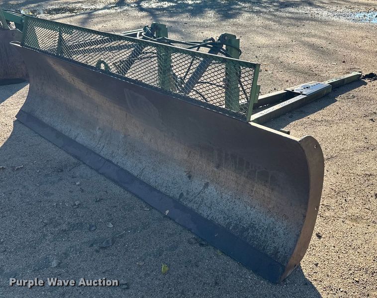 image for item ER8240 John Deere dozer blade