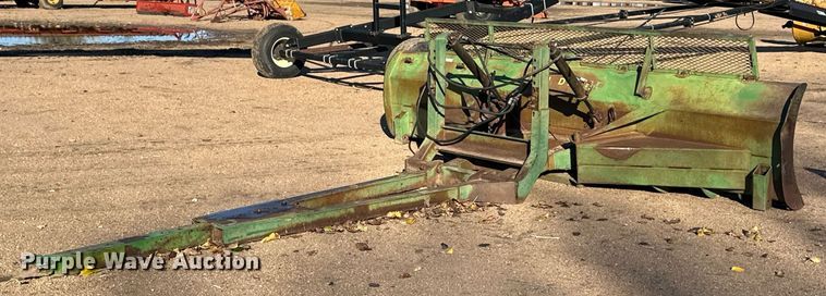 image for item ER8240 John Deere dozer blade