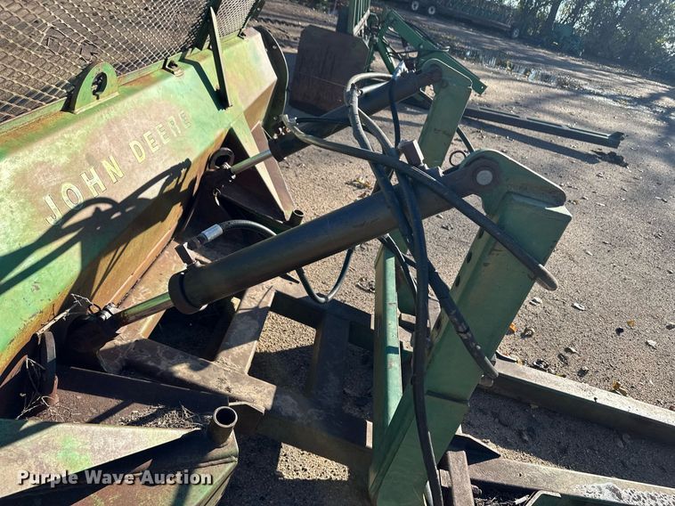 image for item ER8240 John Deere dozer blade