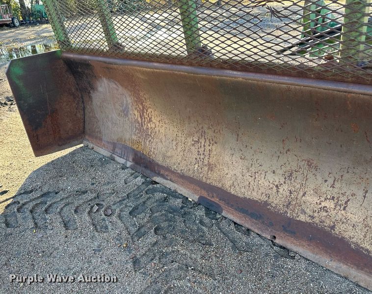 image for item ER8241 John Deere dozer blade