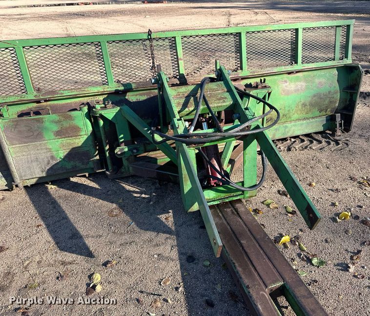 image for item ER8241 John Deere dozer blade