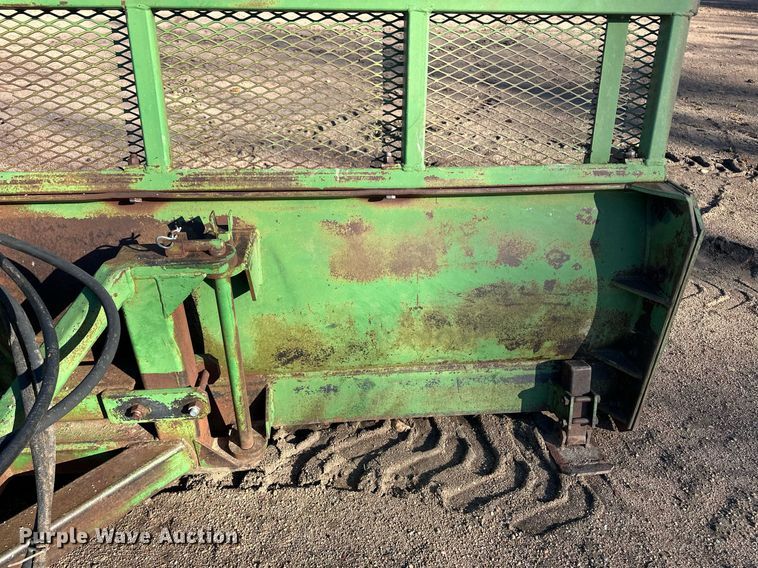 image for item ER8241 John Deere dozer blade