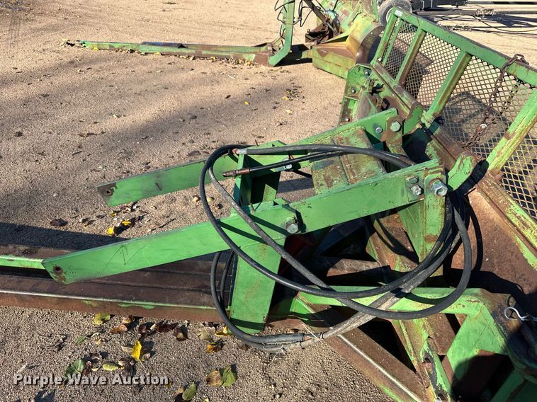 image for item ER8241 John Deere dozer blade