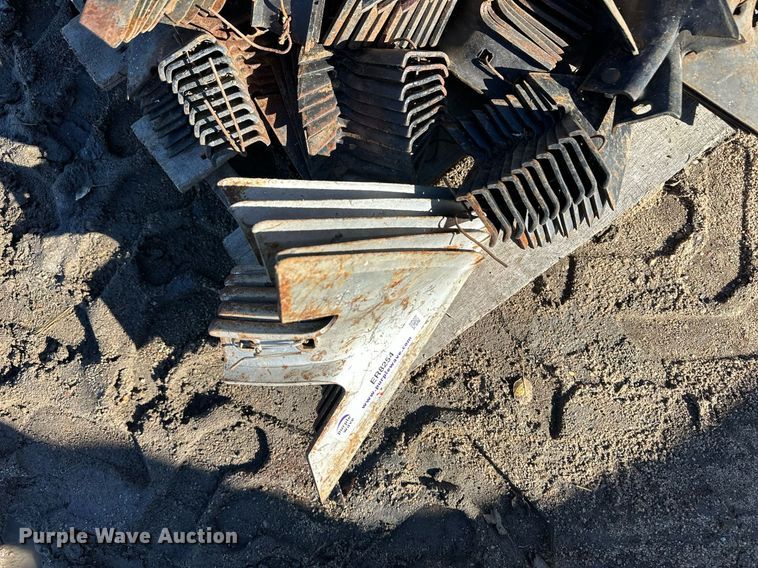 image for item ER8254 Pallet of cultivator blades