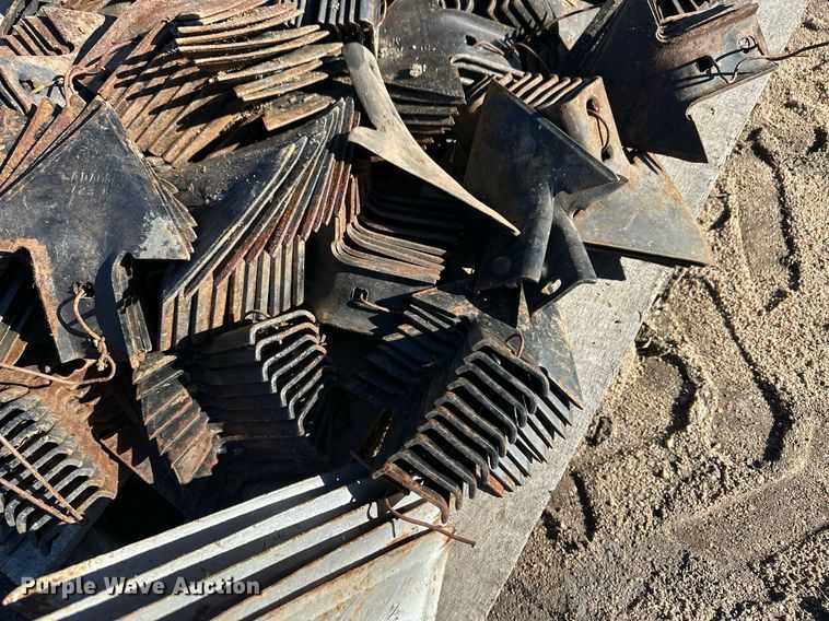 image for item ER8254 Pallet of cultivator blades